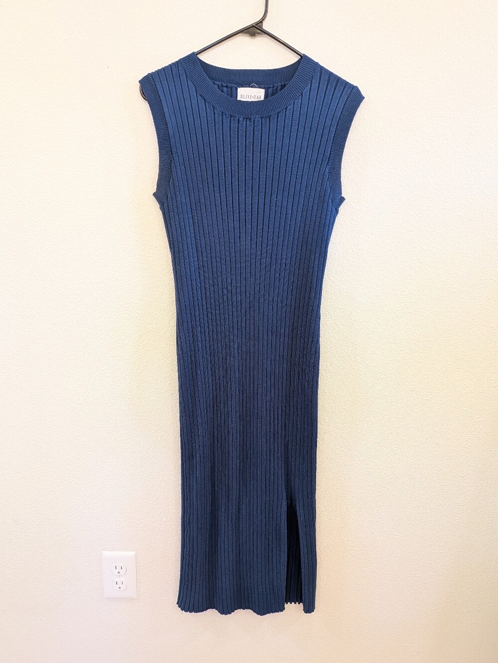 Olive & Oak Sleeveless Ribbed Midi Dress - Blue